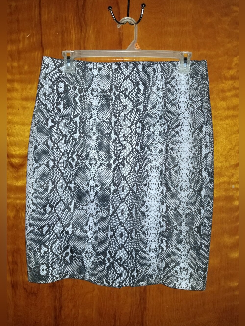 Women's Marc New York Black & White Snakeskin Print Pencil Skirt W/ Back Zip Lar